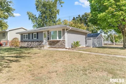 1900 Camden Rd, Springfield, IL 62702 photo 4