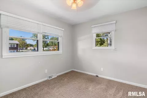 1900 Camden Rd, Springfield, IL 62702 photo 16