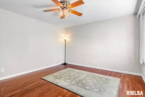 1900 Camden Rd, Springfield, IL 62702 photo 5