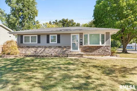 1900 Camden Rd, Springfield, IL 62702 photo 3