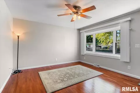 1900 Camden Rd, Springfield, IL 62702 photo 8