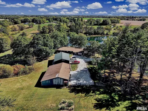 1196 160th St, Abingdon, IL 61410