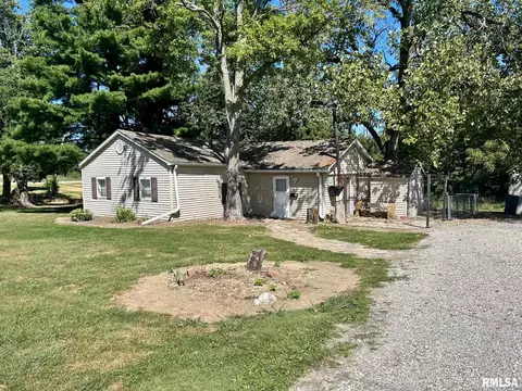 3020 S Laura St, Decatur, IL 62521