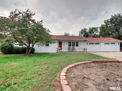 2130 E Sunnybrook Dr, Quincy, IL 62301