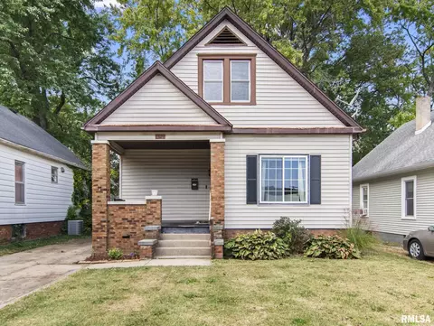 1121 N Walnut St, Springfield, IL 62702