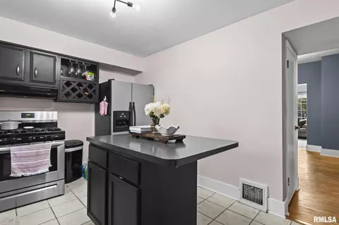 1121 N Walnut St, Springfield, IL 62702 photo 11