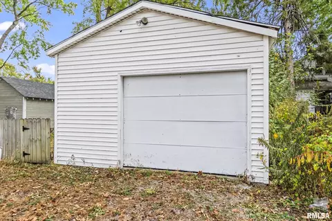 1121 N Walnut St, Springfield, IL 62702 photo 29