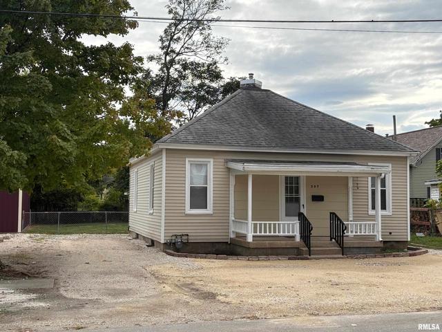 227 Anna St, Jacksonville, IL 62650