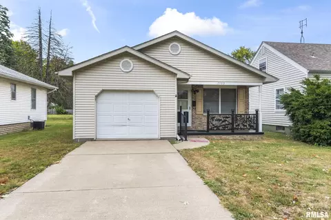 1705 E Watch Ave, Springfield, IL 62702 photo 2