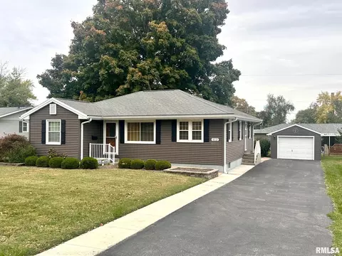 512 W Greenwood Ave, Jacksonville, IL 62650