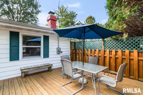 719 E Walnut St, Chatham, IL 62629 photo 32