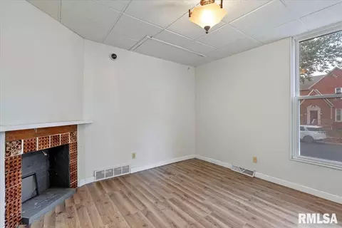 122 W Pine St, Springfield, IL 62704 photo 8