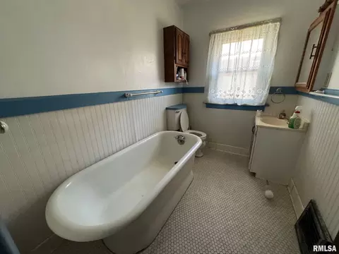 1117 E Ash St, Springfield, IL 62703 photo 6