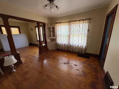 1117 E Ash St, Springfield, IL 62703 photo 3