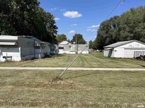 305 N Chamberlain St, Roseville, IL 61473
