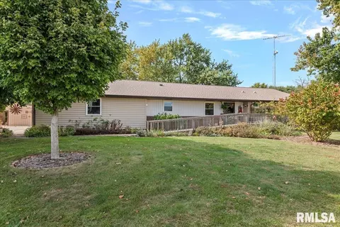 3179 N Pleasant Plains Rd, Pleasant Plains, IL 62677