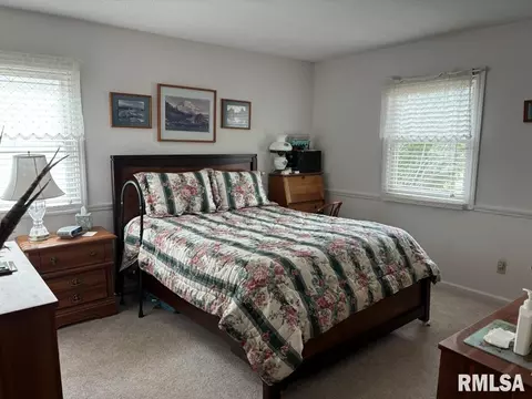 2805 Arlington Dr, Springfield, IL 62704 photo 5