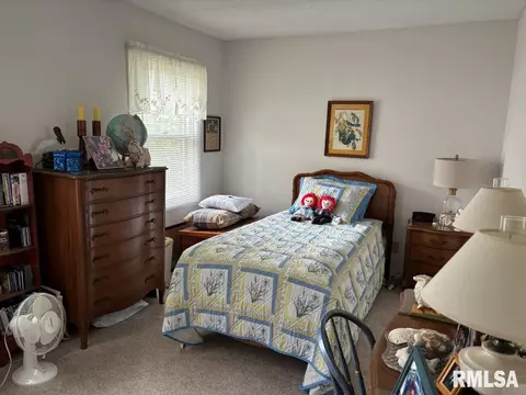 2805 Arlington Dr, Springfield, IL 62704 photo 8