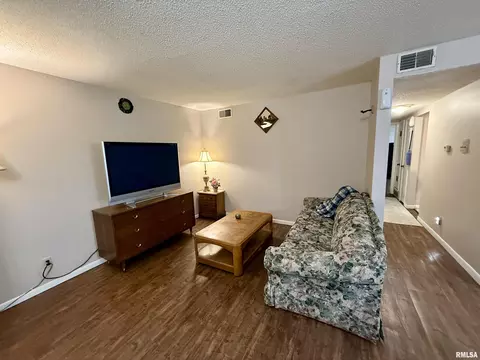 2906 Taylor Ave, Springfield, IL 62703 photo 4