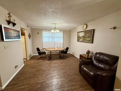 2906 Taylor Ave, Springfield, IL 62703 photo 3