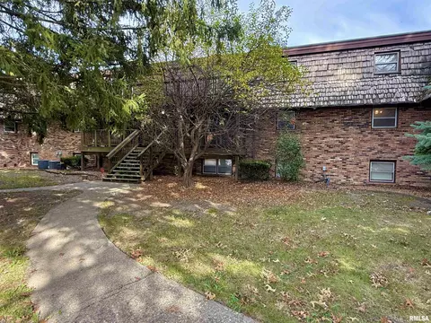 2906 Taylor Ave, Springfield, IL 62703