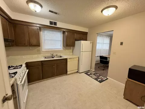 2906 Taylor Ave, Springfield, IL 62703 photo 5