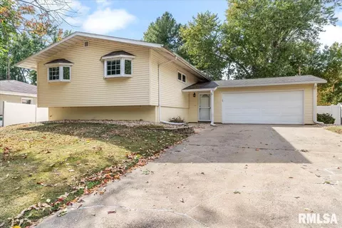 9 Ranger Dr, Springfield, IL 62702