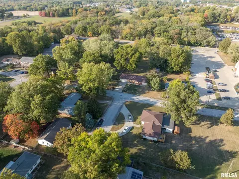 1224 W Calhoun St, Macomb, IL 61455 photo 3