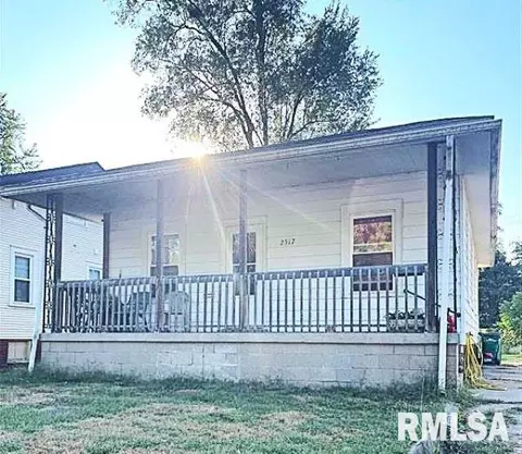 2517 S 10th St, Springfield, IL 62703