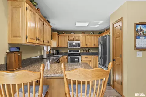 3572 Betrus Dr, Springfield, IL 62711 photo 10
