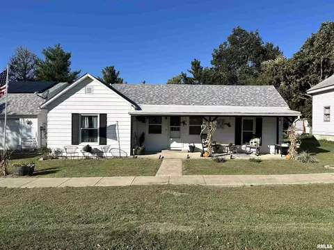 518 French St, Chapin, IL 62628