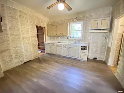 1400 N 15th St, Springfield, IL 62702 photo 10