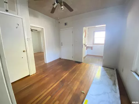 1400 N 15th St, Springfield, IL 62702 photo 4
