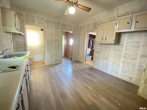1400 N 15th St, Springfield, IL 62702 photo 11