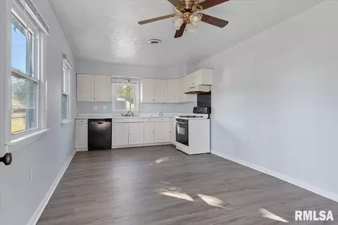 Other - 1109 N 32nd St, Springfield, IL 62702 photo 4 of 10