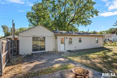 Exterior - 1109 N 32nd St, Springfield, IL 62702 photo 5 of 5