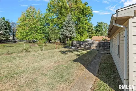 Exterior - 1109 N 32nd St, Springfield, IL 62702 photo 2 of 5