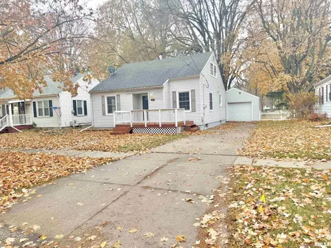 1460 Beecher St, Galesburg, IL 61401