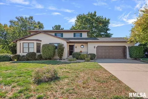 121 Crown Point Dr, Sherman, IL 62684