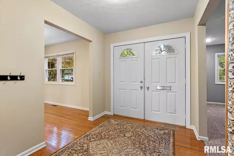 2221 Westview Dr, Springfield, IL 62704 photo 4