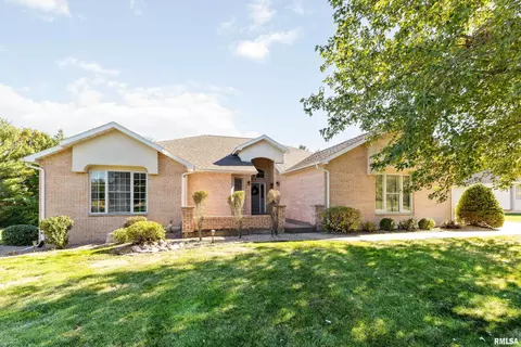 4330 Bunker Dr, Quincy, IL 62305