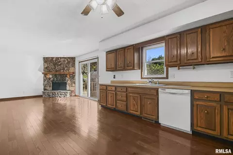 285 Trillium Ln, Springfield, IL 62707 photo 3