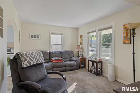 2910 S 14th St, Springfield, IL 62703 photo 5