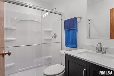 Bath - 21 Trailridge Ln, Springfield, IL 62704 photo 1 of 1