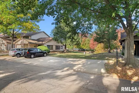 Exterior - 21 Trailridge Ln, Springfield, IL 62704 photo 1 of 9