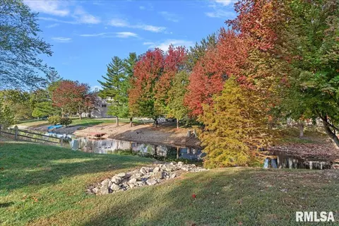 Exterior - 21 Trailridge Ln, Springfield, IL 62704 photo 6 of 9