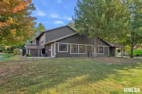 Exterior - 21 Trailridge Ln, Springfield, IL 62704 photo 2 of 9