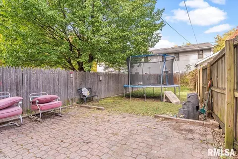 Exterior - 1119 W Edwards St, Springfield, IL 62704 photo 2 of 4
