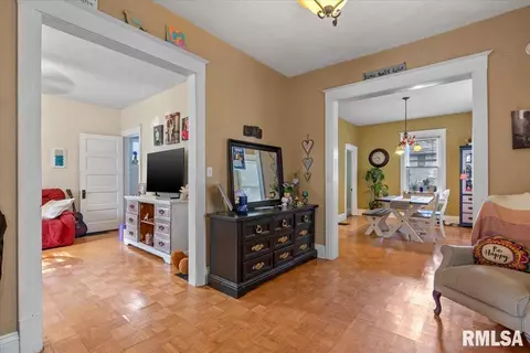 Entry Way - 1119 W Edwards St, Springfield, IL 62704 photo 1 of 3