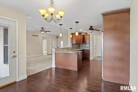 2702 Covered Wagon Trl, Springfield, IL 62711 photo 9